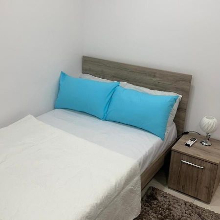 Your Elegant Home Away From Home Shared Apartment Only With Host Żebbuġ المظهر الخارجي الصورة